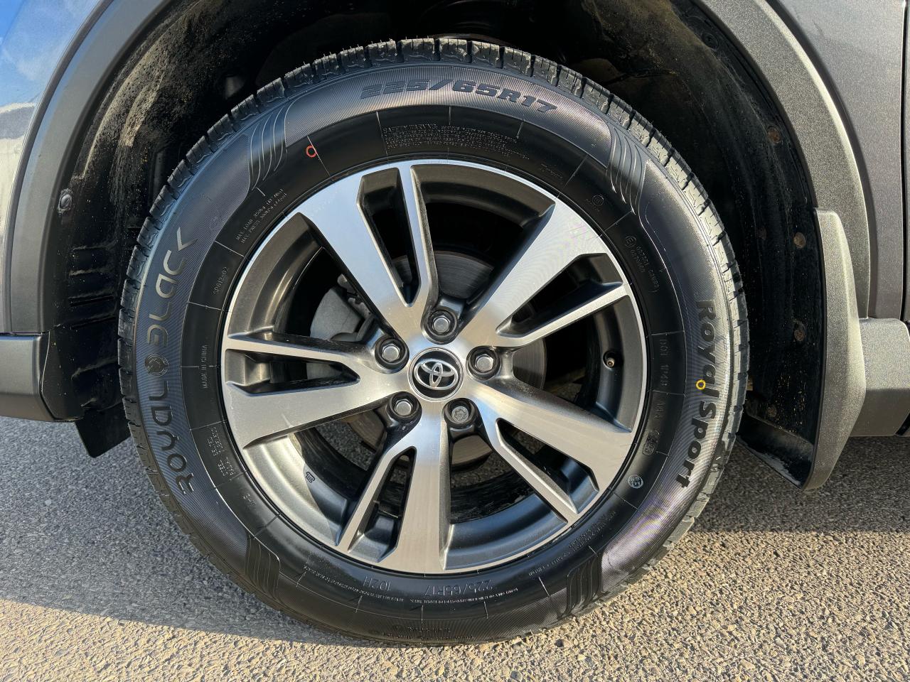 2018 Toyota RAV4 AWD LE Easy Financing Options - Photo #21