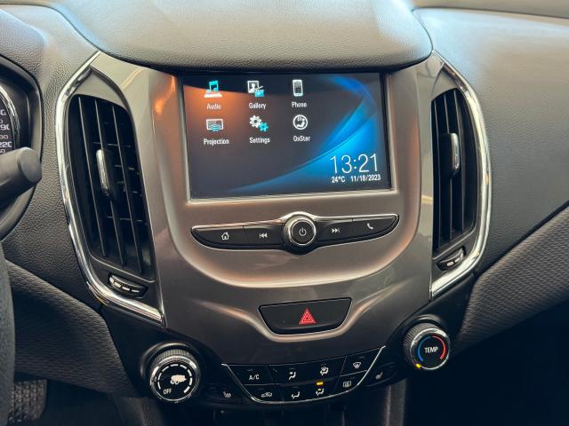 2017 Chevrolet Cruze LT+ApplePlay+Camera+Heated Seats+A/C Photo10