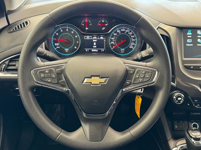2017 Chevrolet Cruze LT+ApplePlay+Camera+Heated Seats+A/C Photo9