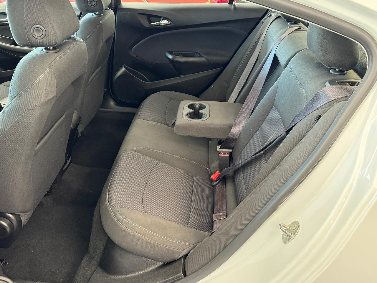 2017 Chevrolet Cruze LT+ApplePlay+Camera+Heated Seats+A/C Photo87