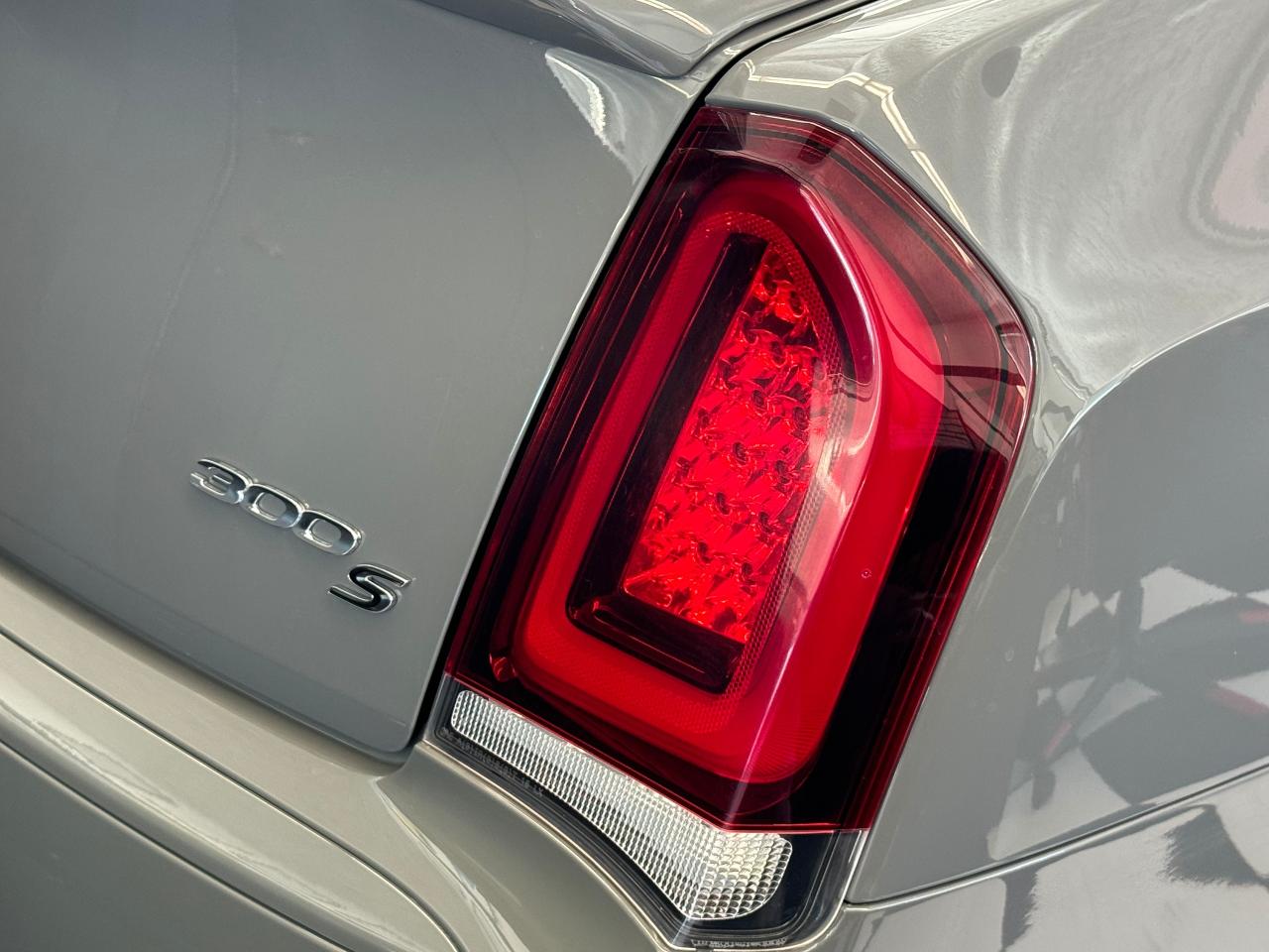 2019 Chrysler 300 S+Camera+ApplePlay+Heated Leather+Remote Start - Photo #57