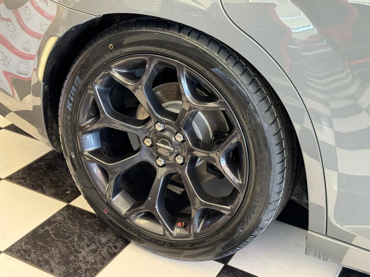 2019 Chrysler 300 S+Camera+ApplePlay+Heated Leather+Remote Start - Photo #48