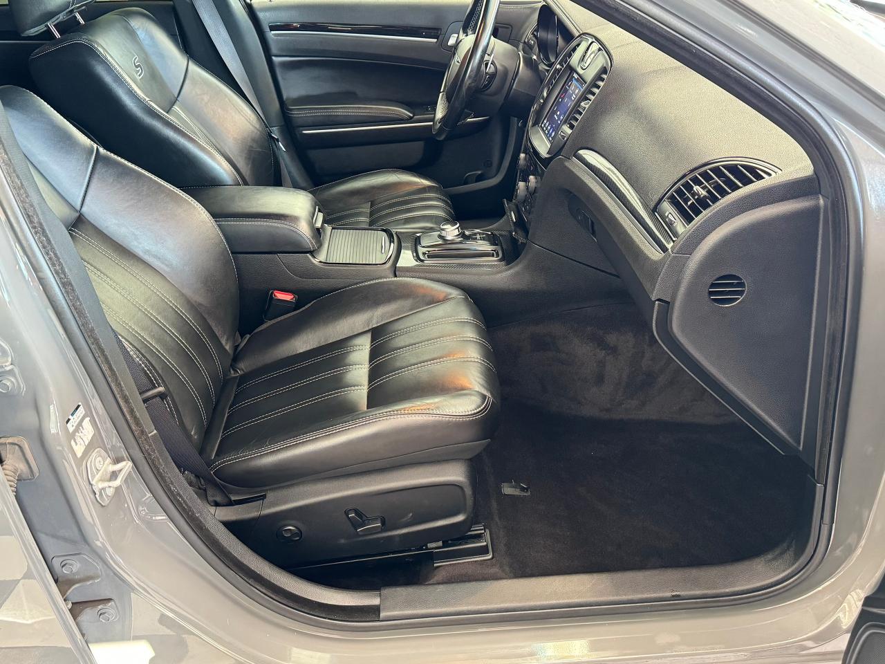 2019 Chrysler 300 S+Camera+ApplePlay+Heated Leather+Remote Start - Photo #17