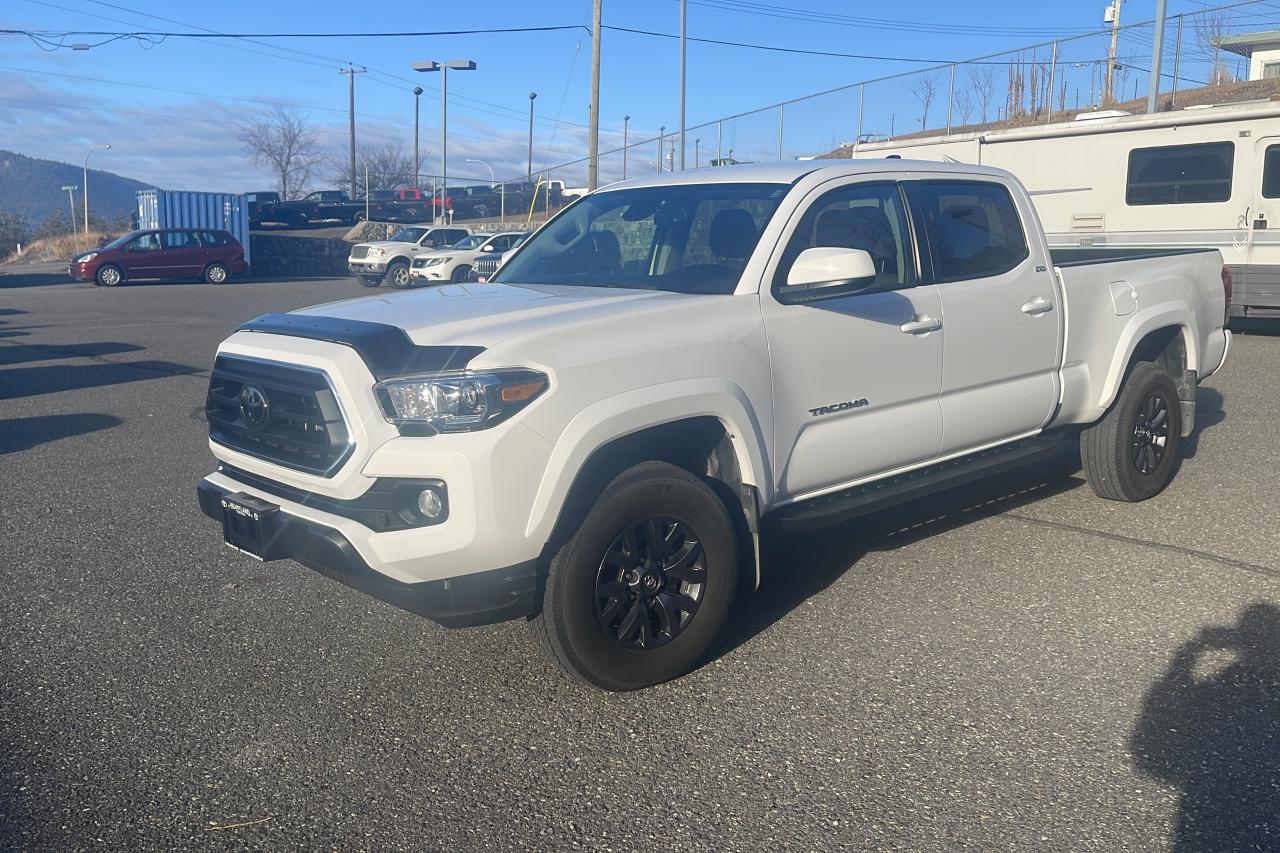 Used 2023 Toyota Tacoma 4X4 Double CAB 6A SR5 for sale in Williams Lake, BC