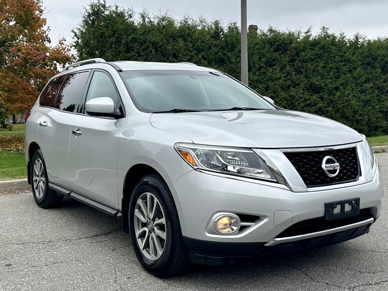 2014 Nissan Pathfinder 7 seats  - Safety Certified - Photo #4