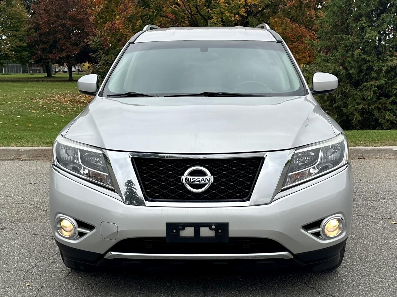 2014 Nissan Pathfinder 7 seats  - Safety Certified - Photo #3