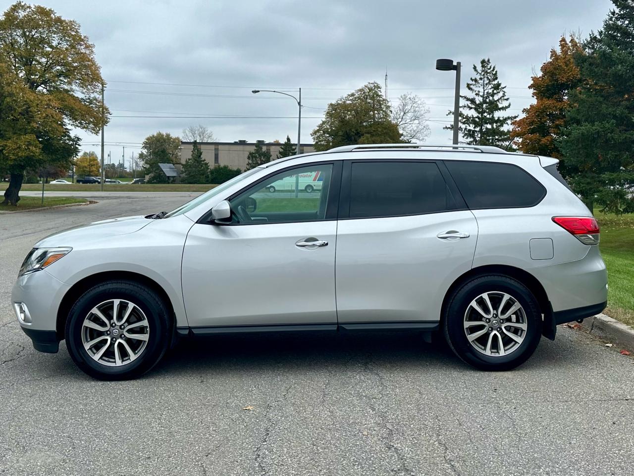 2014 Nissan Pathfinder 7 seats  - Safety Certified - Photo #14