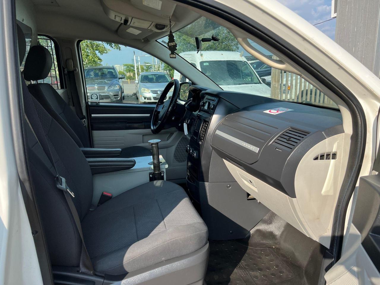 2010 Dodge Grand Caravan C/V - Photo #13