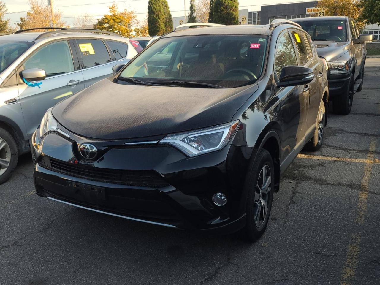 Used 2018 Toyota RAV4 XLE AWD - ALLOYS! BACK-UP CAM! BSM! SUNROOF! for sale in Kitchener, ON