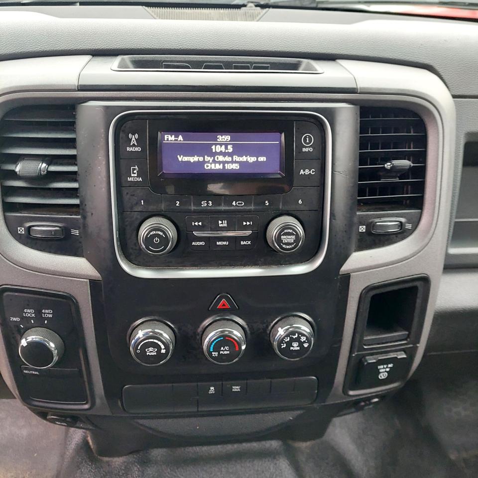 2015 RAM 1500 4WD Crew Cab 140.5" SSV - Photo #13