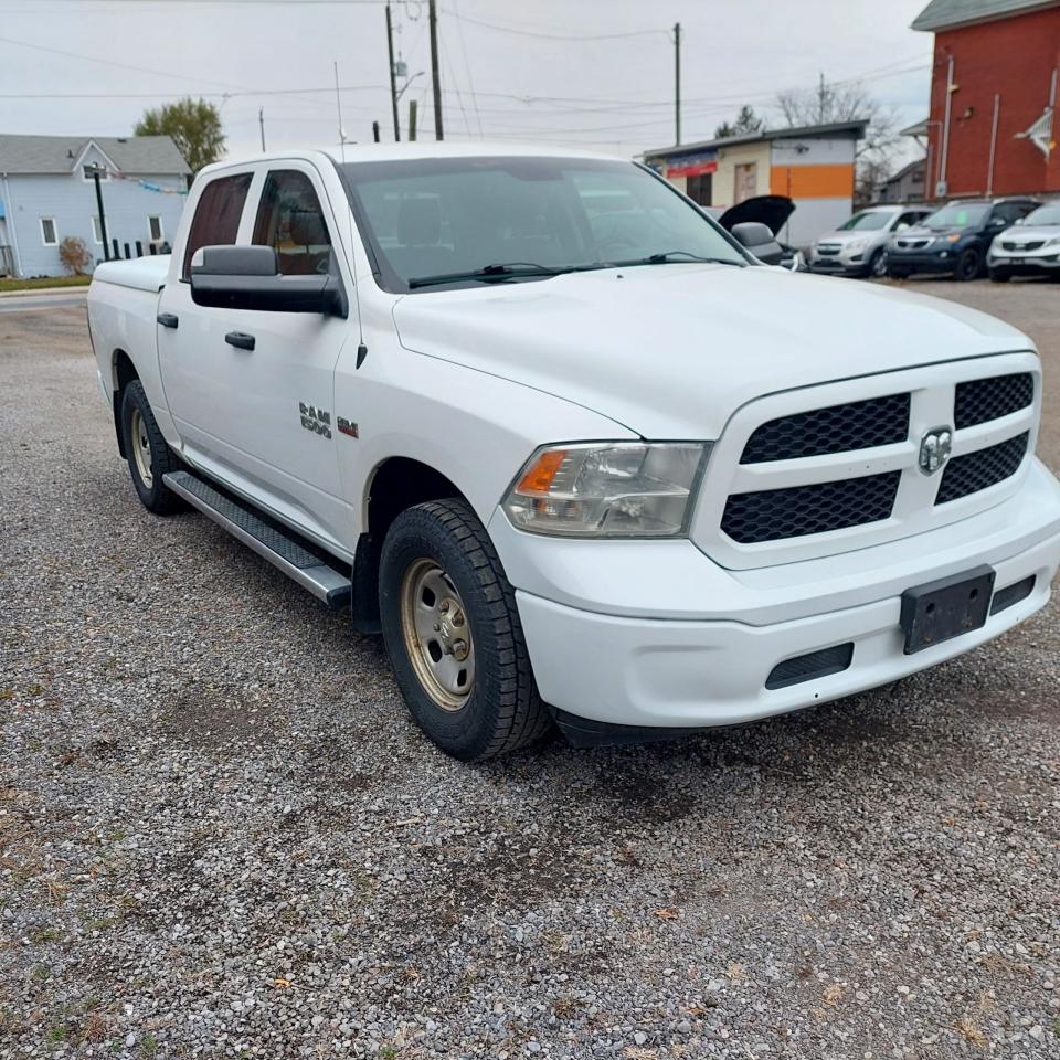 2015 RAM 1500 4WD Crew Cab 140.5" SSV - Photo #3