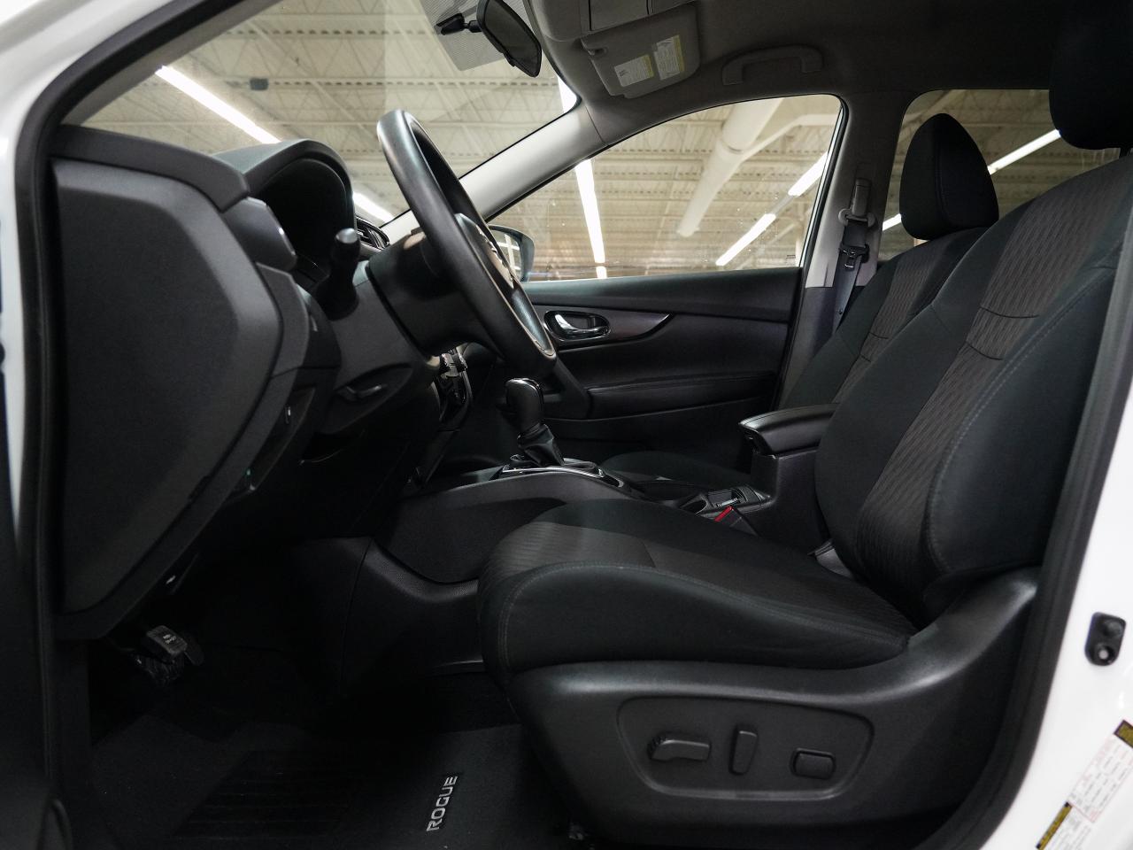 2018 Nissan Rogue SV | AWD | Heated Seats | Backup Cam | CarPlay