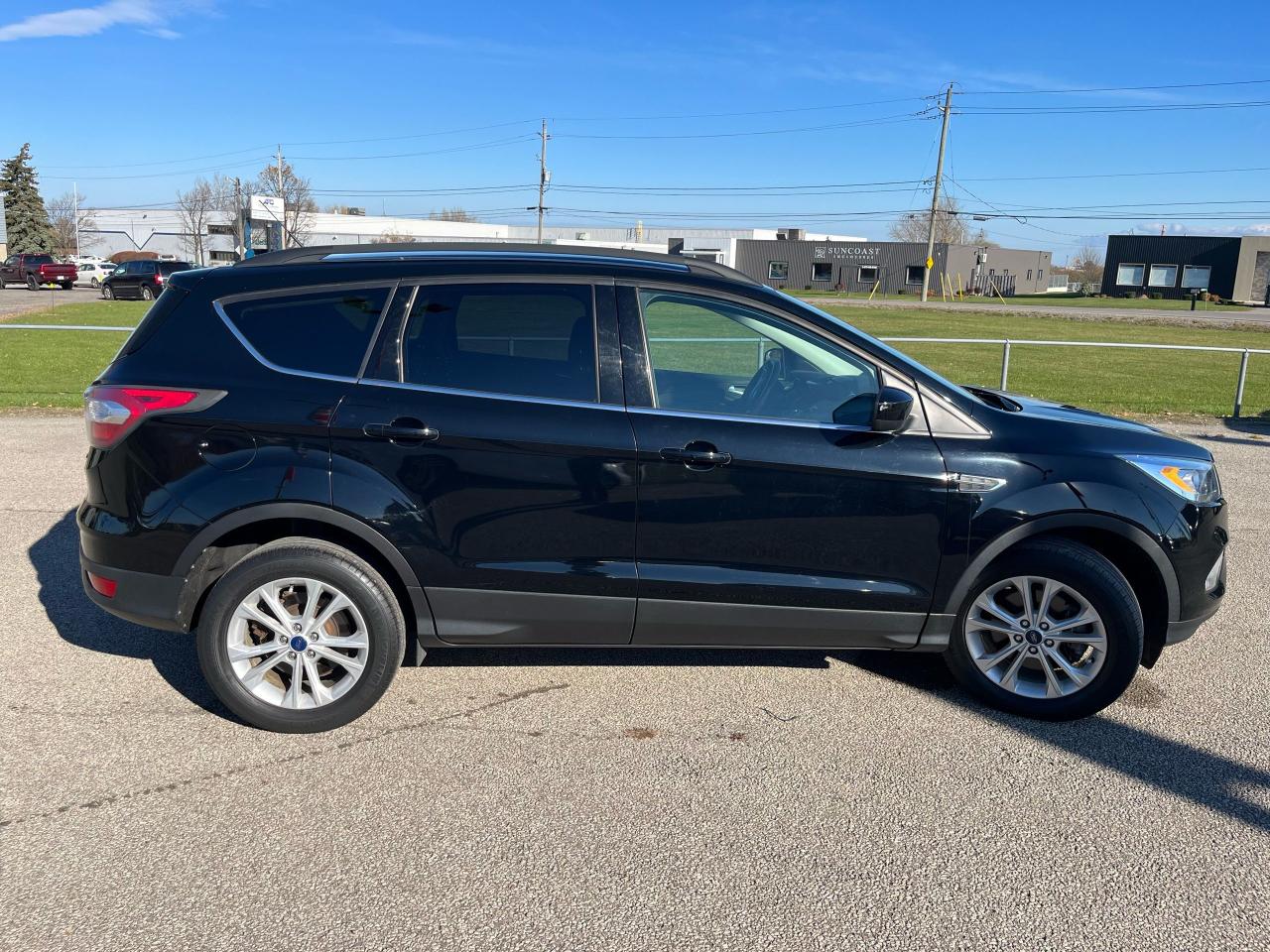 2017 Ford Escape SE - Photo #4