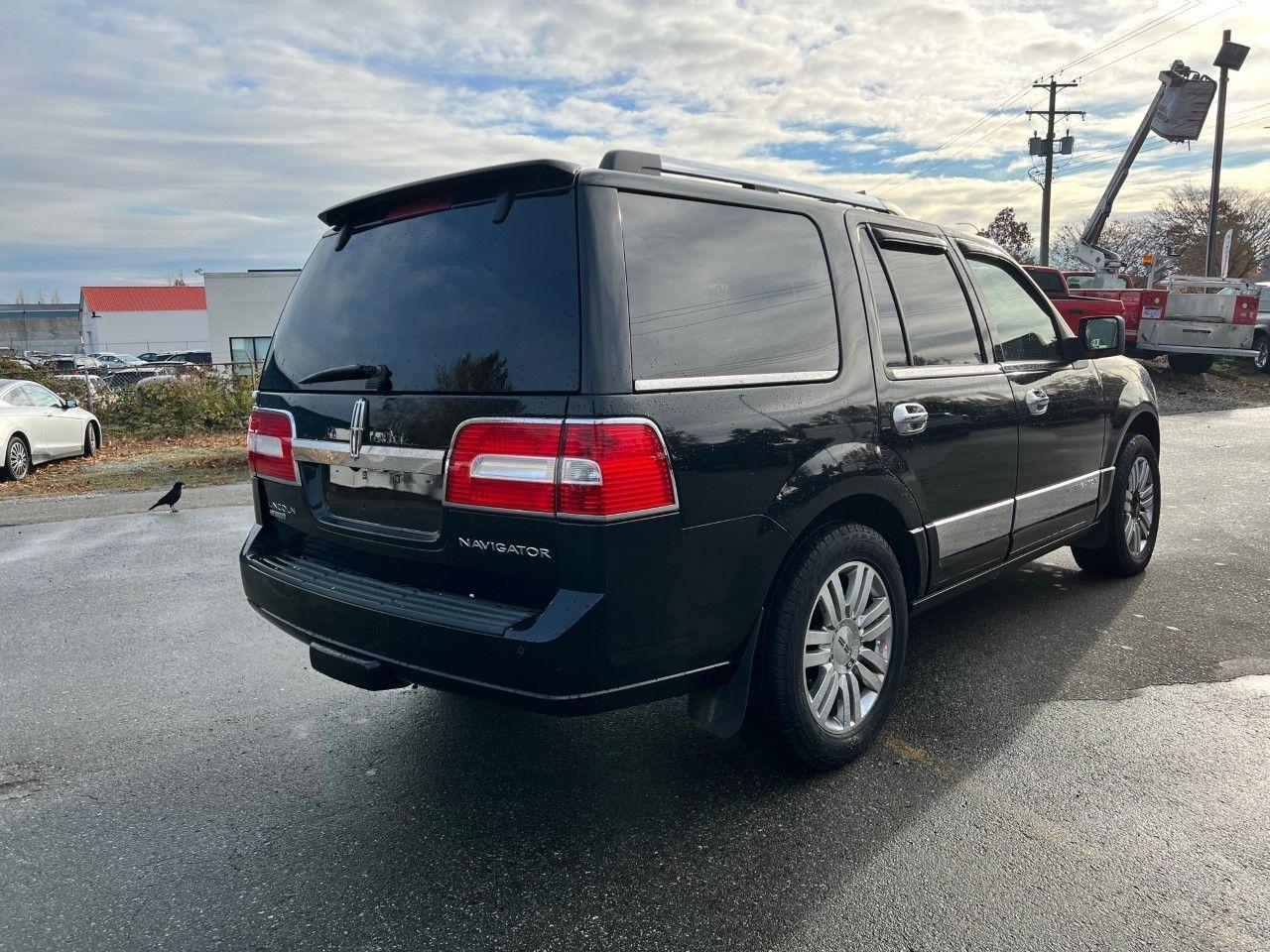 2010 Lincoln Navigator  - Photo #5