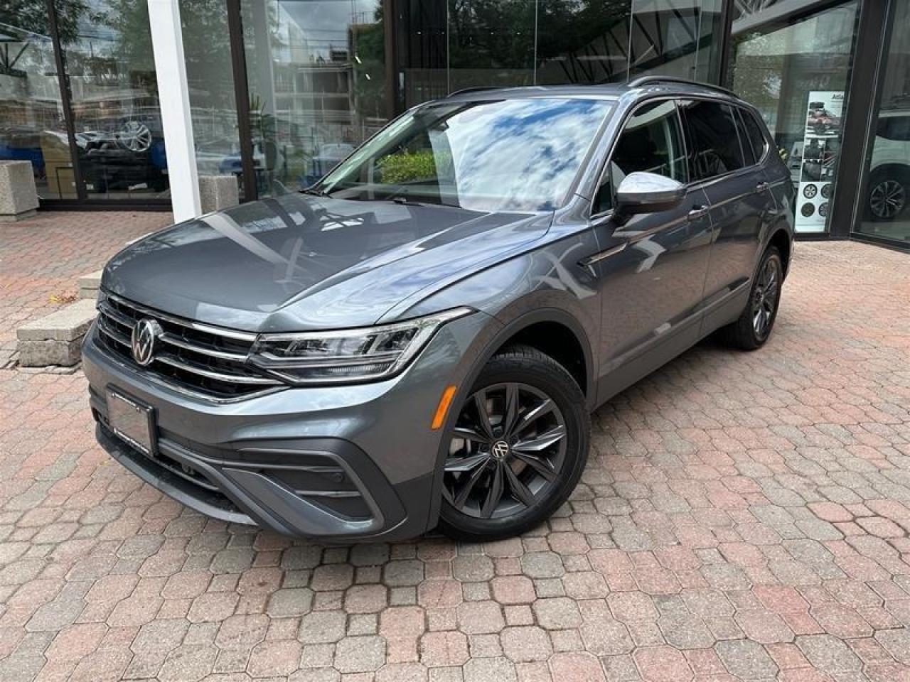 Used 2023 Volkswagen Tiguan Comfortline 2.0T 8sp at w/Tip 4M for sale in Scarborough, ON