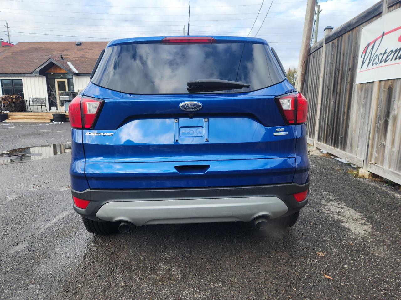 2019 Ford Escape SE - Photo #4