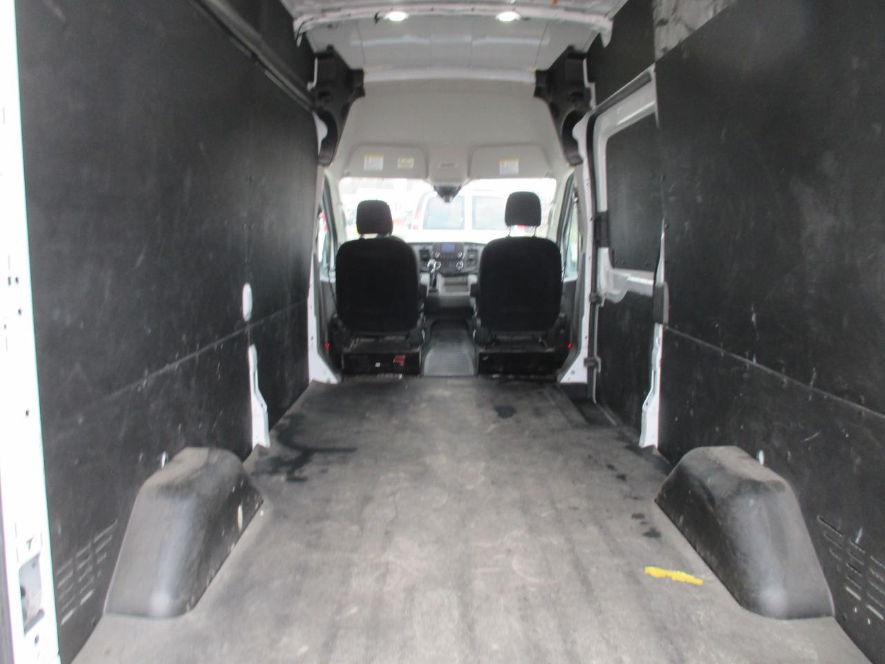 2021 Ford Transit 250 T-250 148" Hi Rf 9070 GVWR RWD - Photo #8