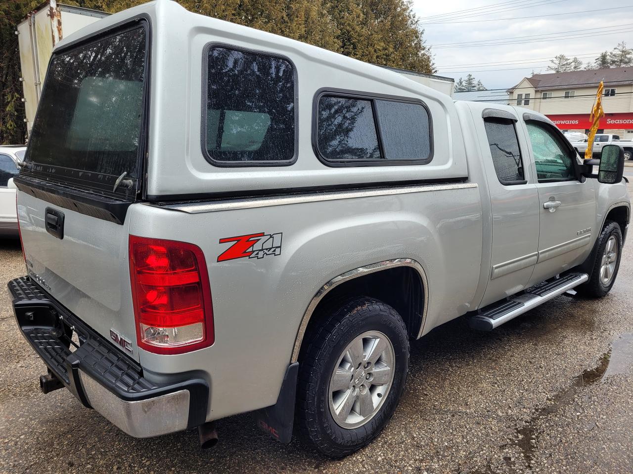 2010 GMC Sierra 1500 4WD Ext Cab 143.5" SLT Z71 Financing Trades OK! - Photo #4