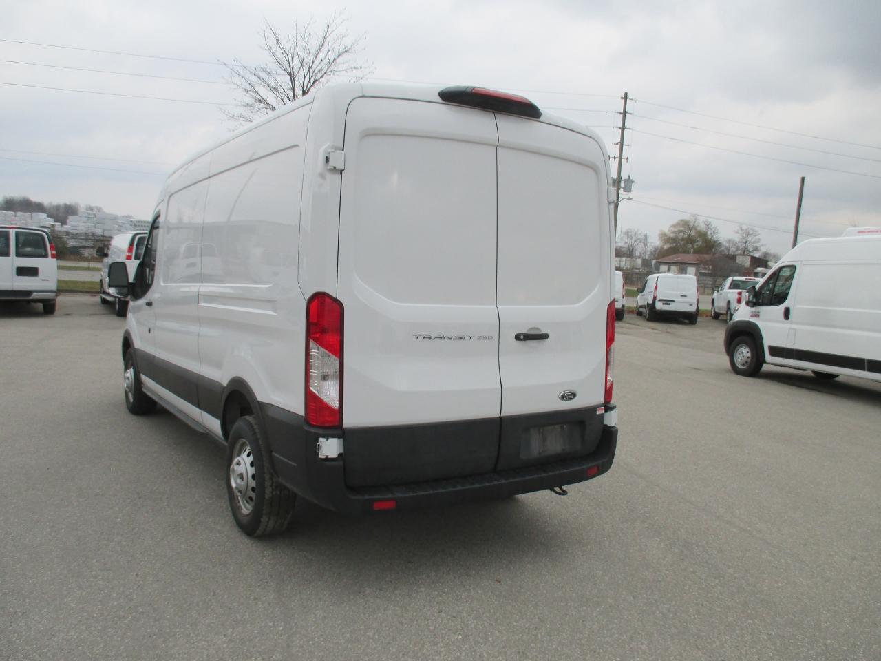 2021 Ford Transit 250 T-250 148" Med Rf 9070 GVWR RWD - Photo #5