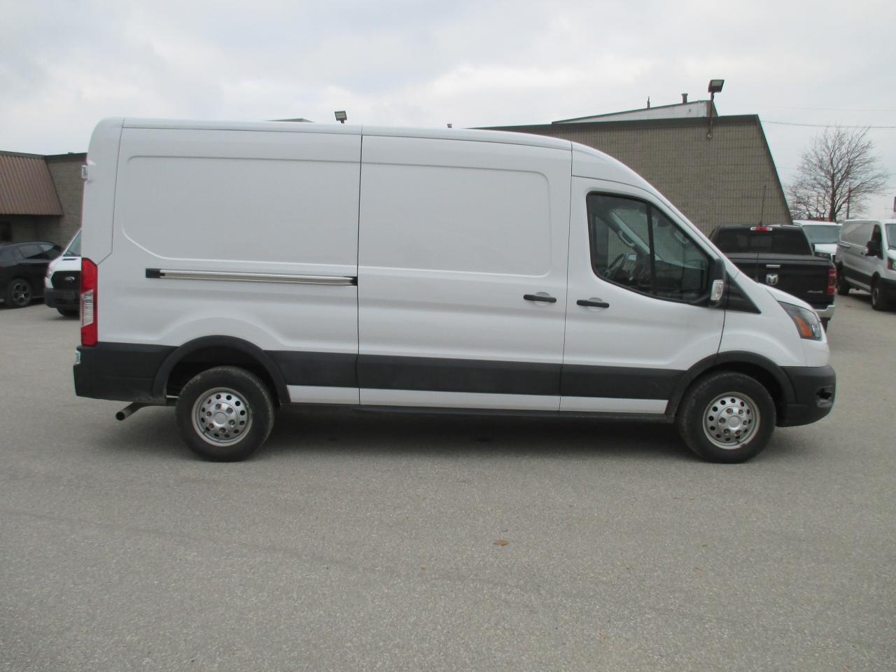 2021 Ford Transit 250 T-250 148" Med Rf 9070 GVWR RWD - Photo #3