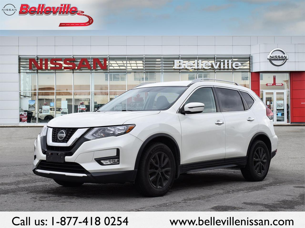 2018 Nissan Rogue SV AWD local trade Photo