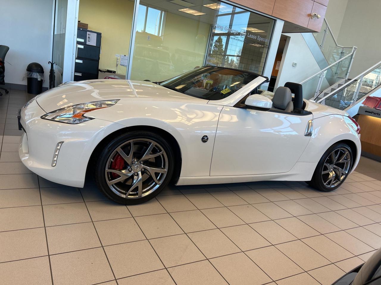 Used 2014 Nissan 370Z 2dr Roadster Auto Touring w-Black Top for sale in Surrey, BC