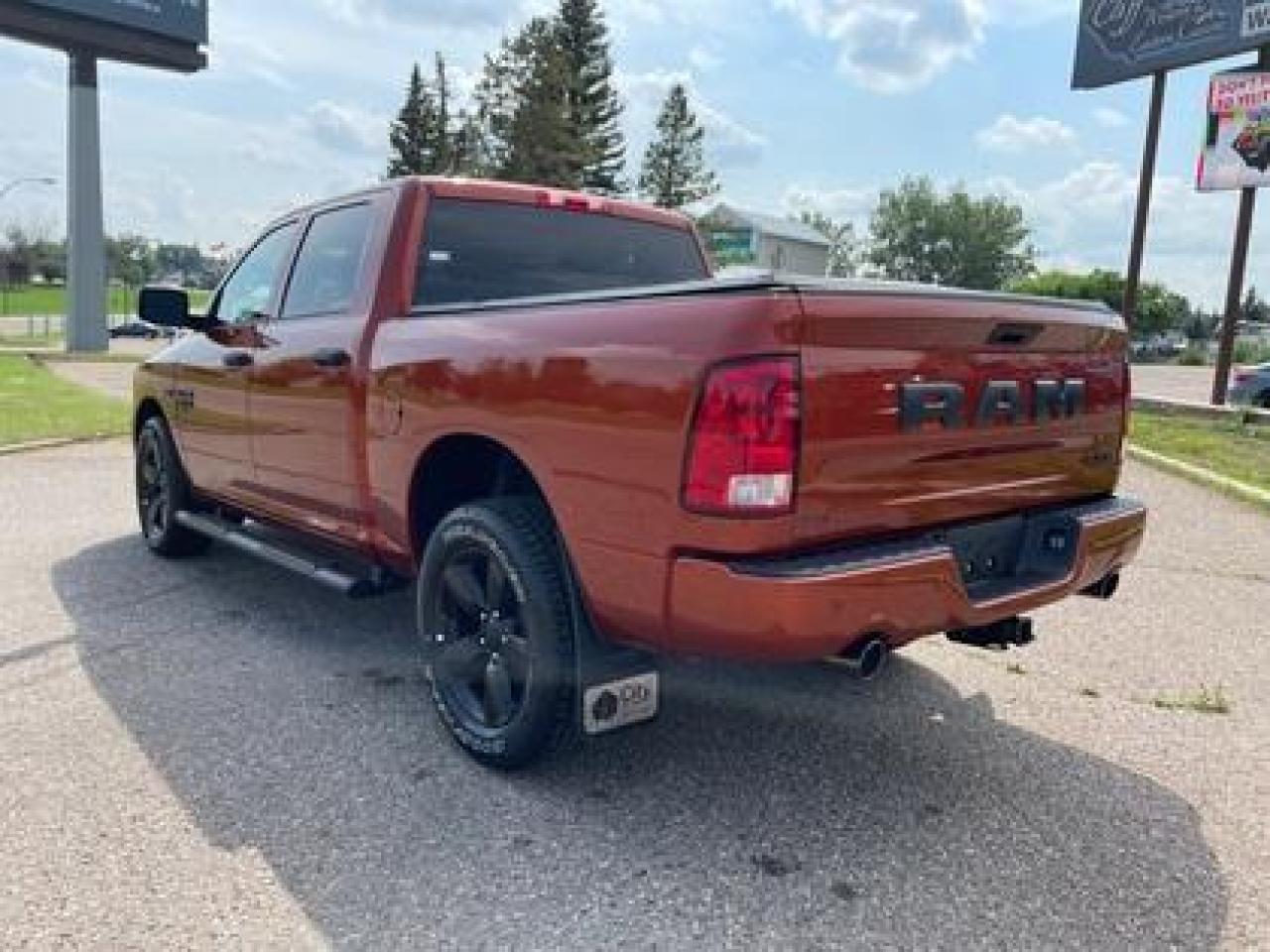 2023 RAM 1500 Classic Express BRIGHT ORANGE! HEATED SEATS/WHEEL #90 Photo3