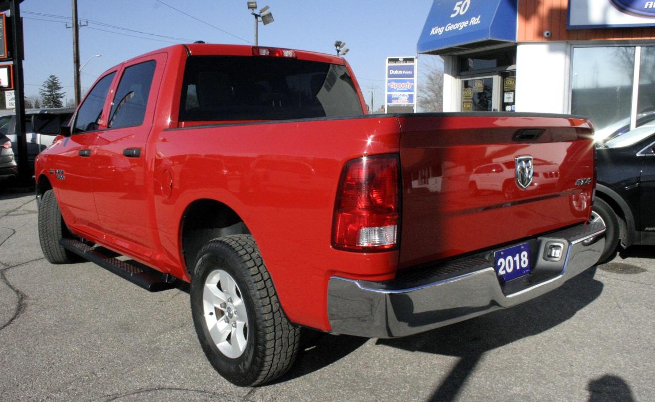 2018 RAM 1500 ST 4x4 Crew Cab 5'7" Box/ 1 OWNER/ PRICED TO SALE - Photo #4