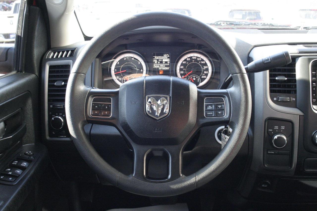 2018 RAM 1500 ST 4x4 Crew Cab 5'7" Box/ 1 OWNER/ PRICED TO SALE - Photo #23