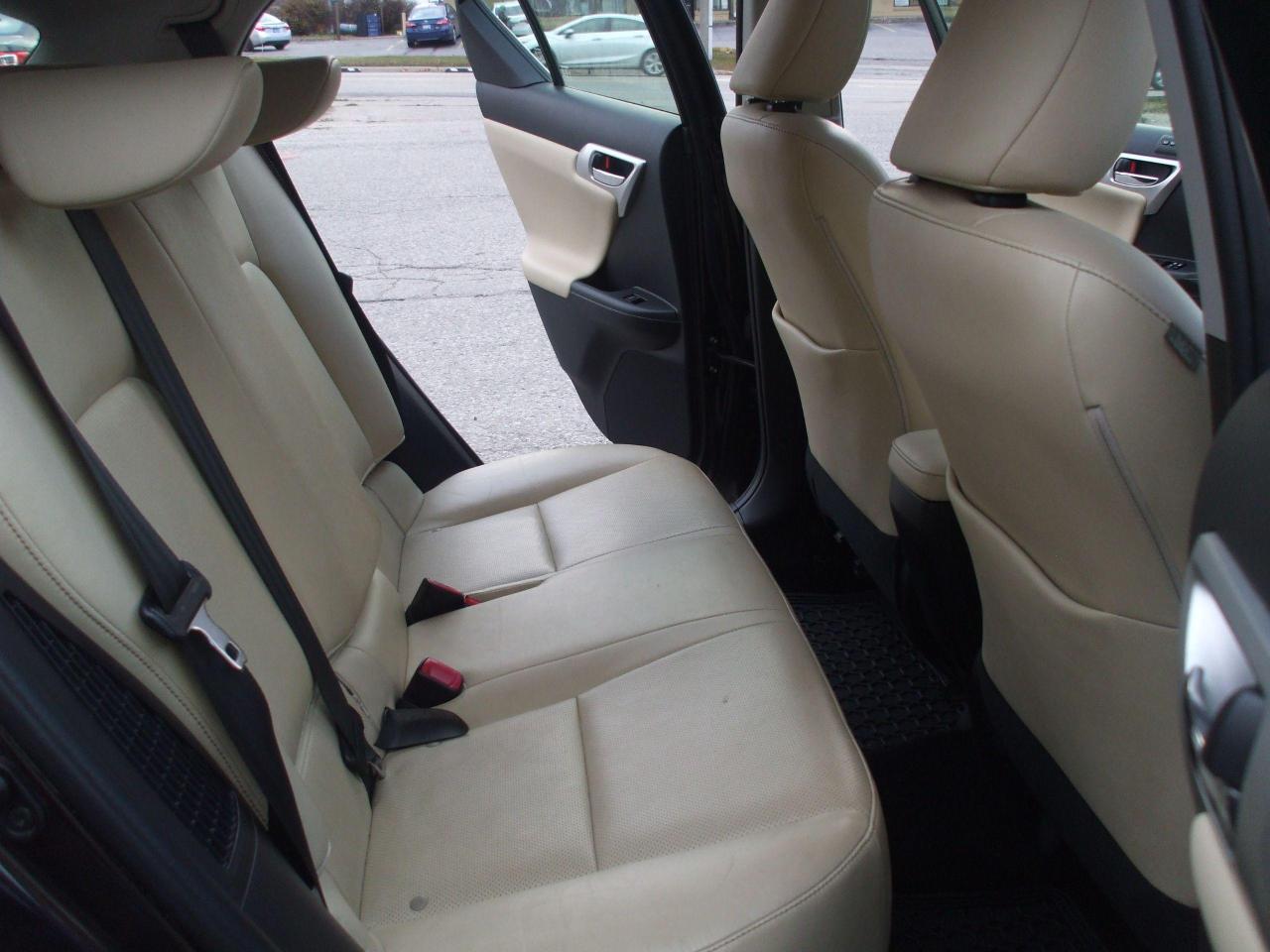 2012 Lexus CT 200h Hybrid,Certified,Backup Camera,Leather,Sunroof,Fog - Photo #17
