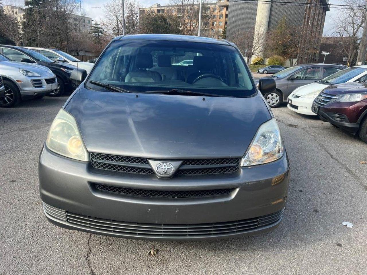Used 2004 Toyota Sienna 4dr CE 7-Passenger for sale in Scarborough, ON