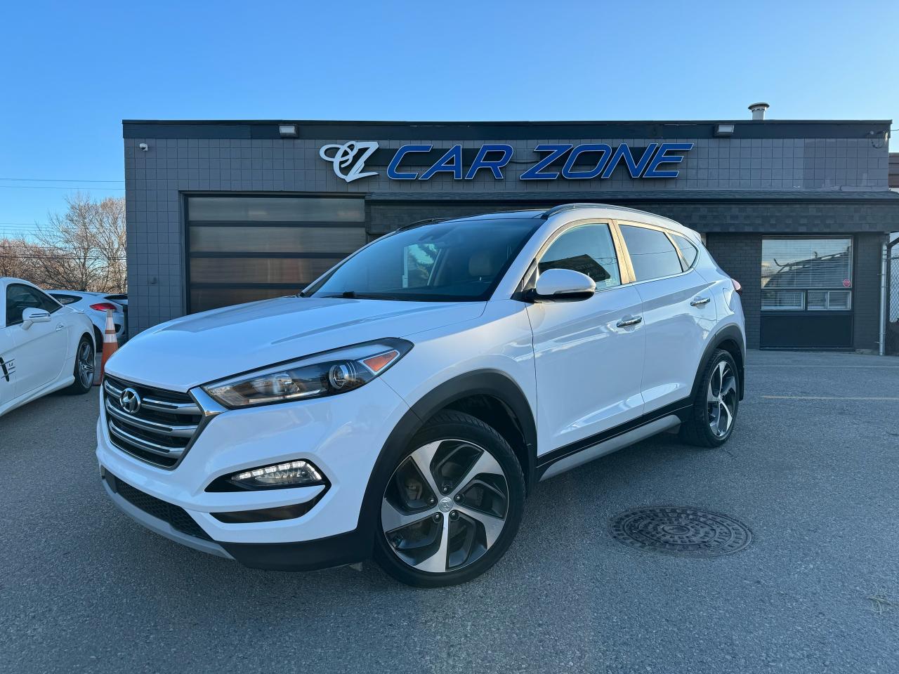 2017 Hyundai Tucson AWD 1.6L ULTIMATE One Owner - Photo #2