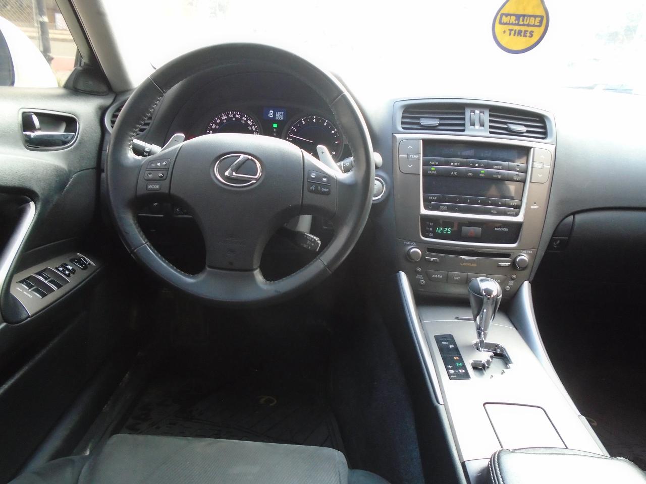 2010 Lexus IS 250 SUPER CLEAN / WELL MAINTAINED / PUSH START / AC / - Photo #13