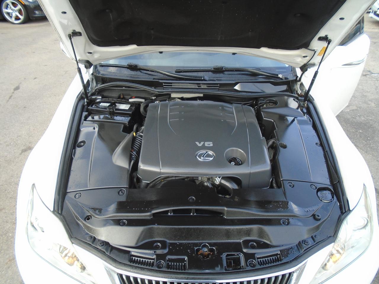 2010 Lexus IS 250 SUPER CLEAN / WELL MAINTAINED / PUSH START / AC / - Photo #17