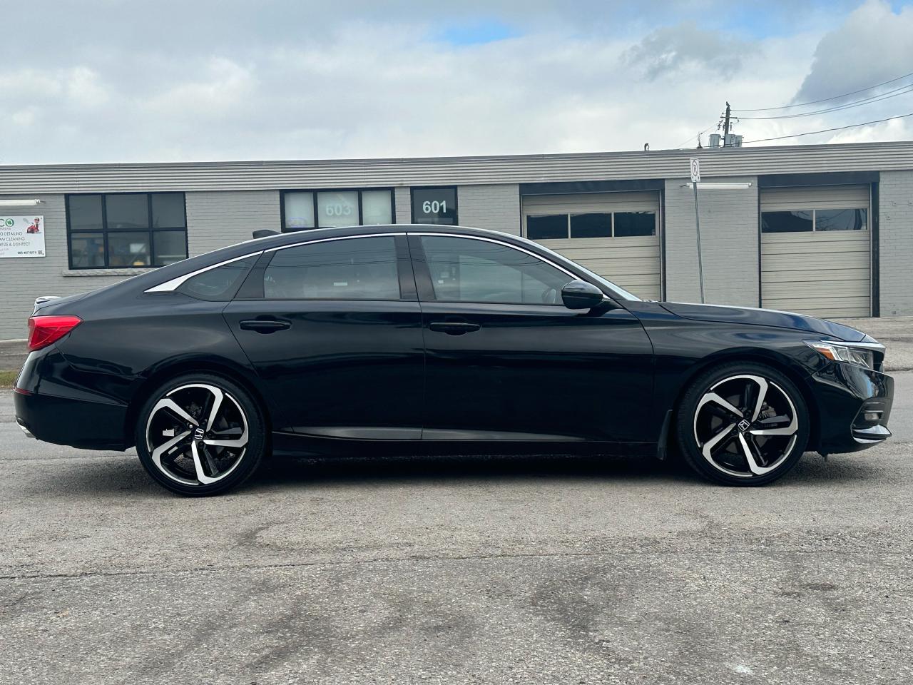 2018 Honda Accord Sport ONE OWNER|SUNROOF|LEATHER - Photo #4