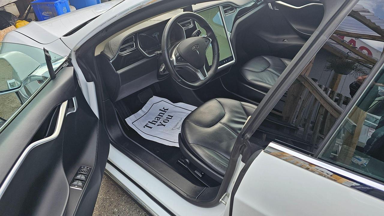 2014 Tesla Model S 85 Photo