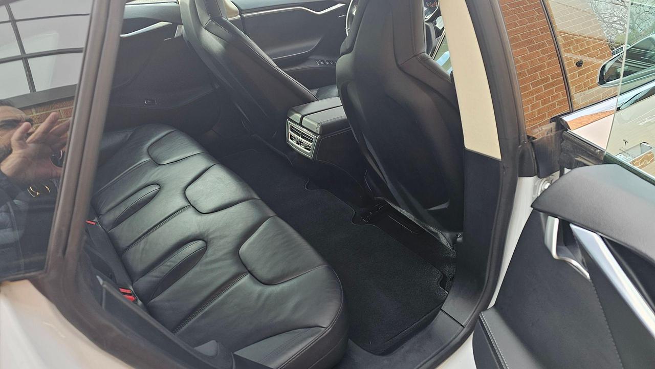 2014 Tesla Model S 85 Photo