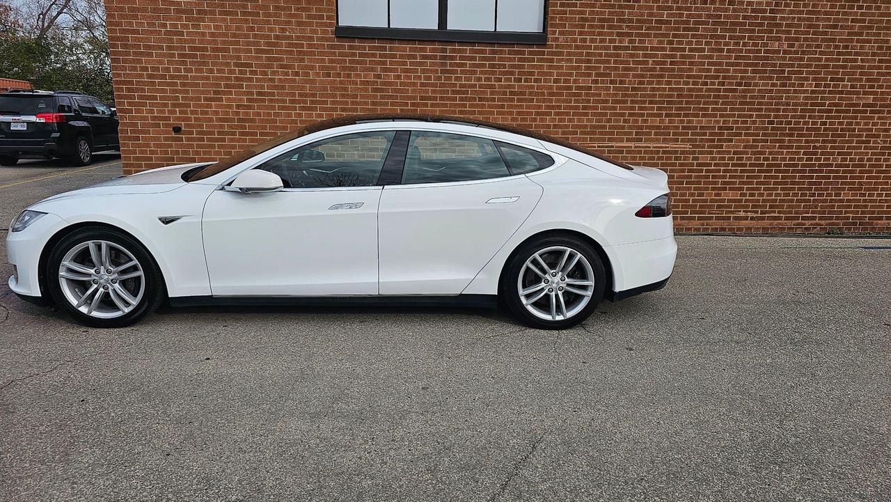 2014 Tesla Model S 85 Photo