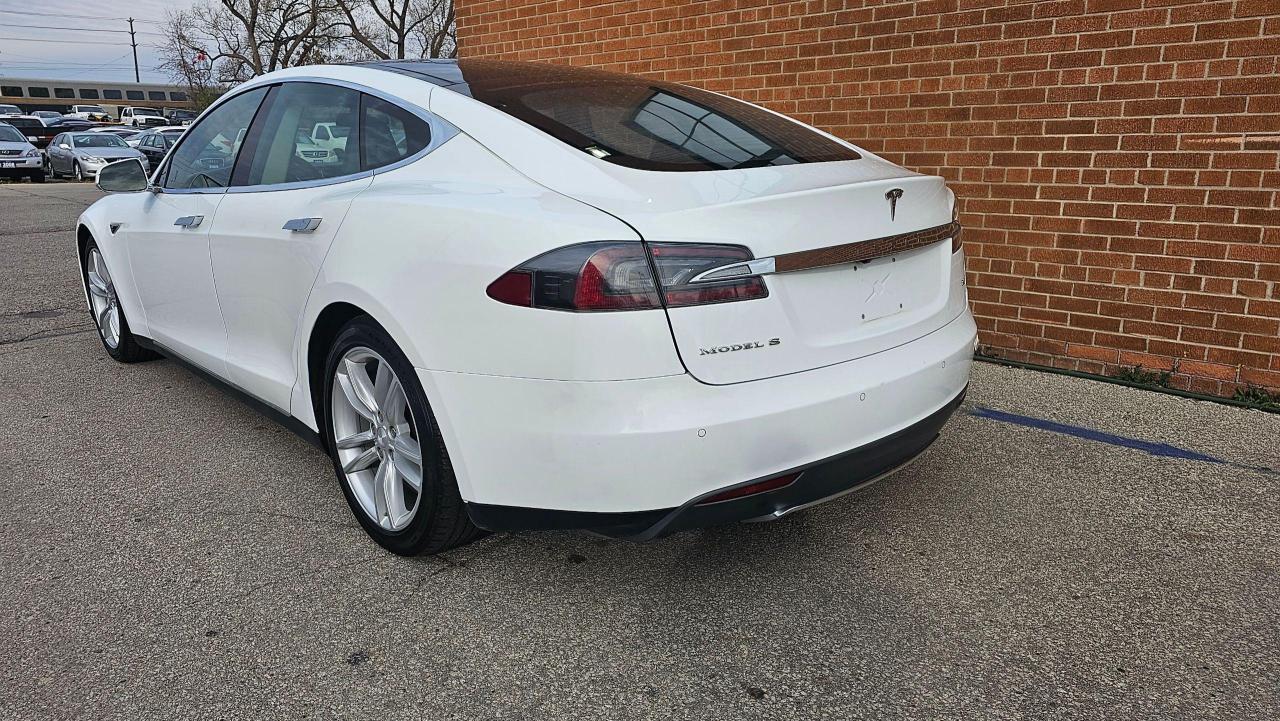 2014 Tesla Model S 85 Photo
