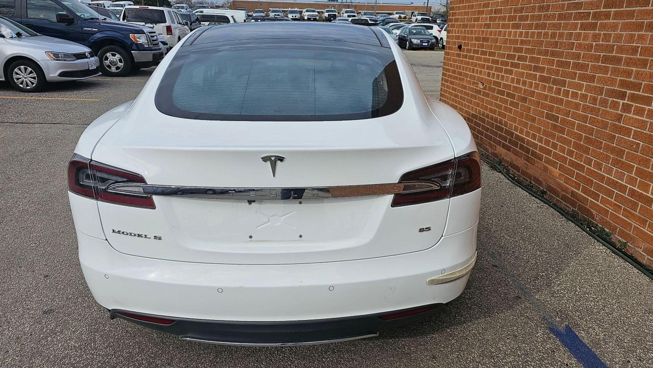 2014 Tesla Model S 85 Photo