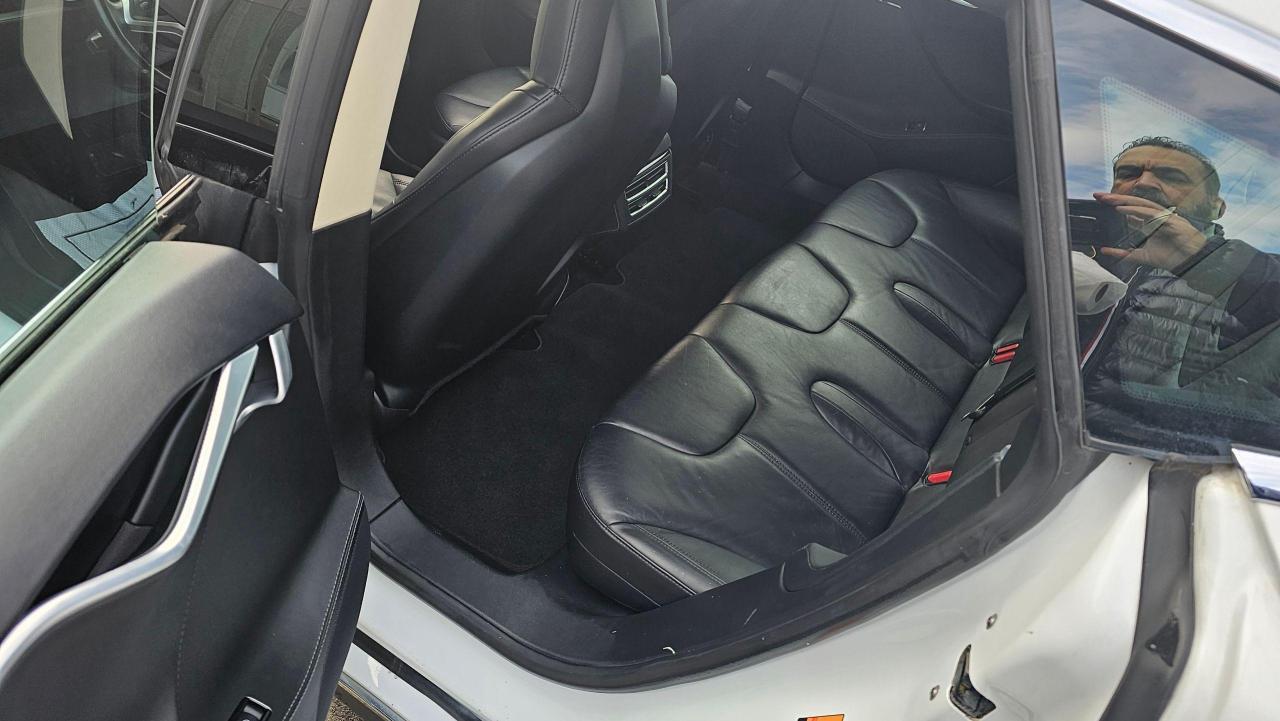 2014 Tesla Model S 85 Photo