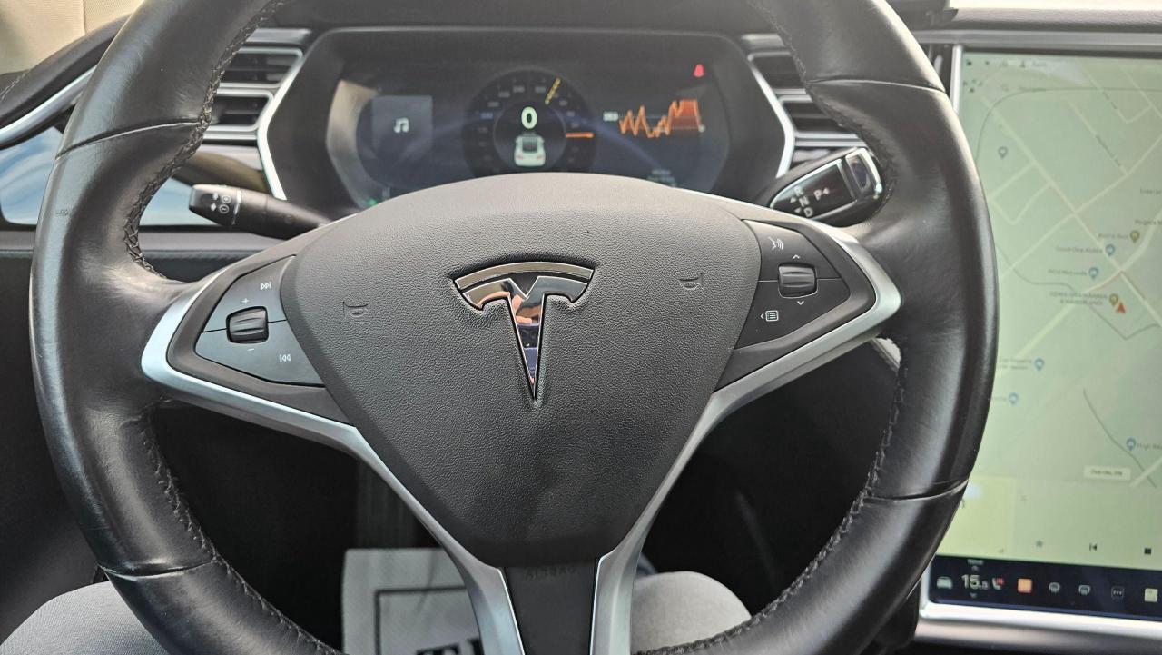 2014 Tesla Model S 85 Photo