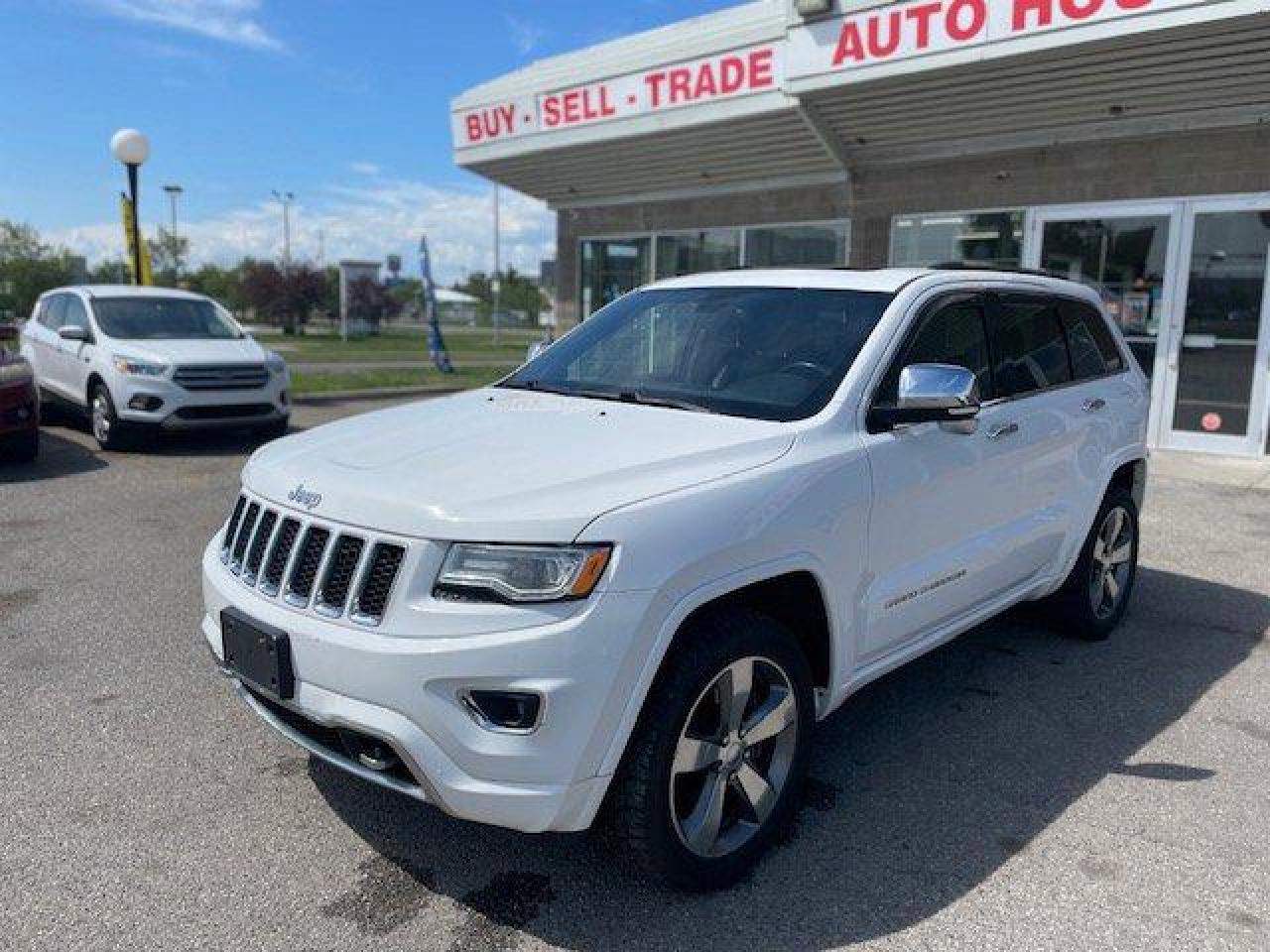 Used 2015 Jeep Grand Cherokee OVERLAND NAVIGATION BACKUP CAMERA PANO SUNROOF for sale in Calgary, AB