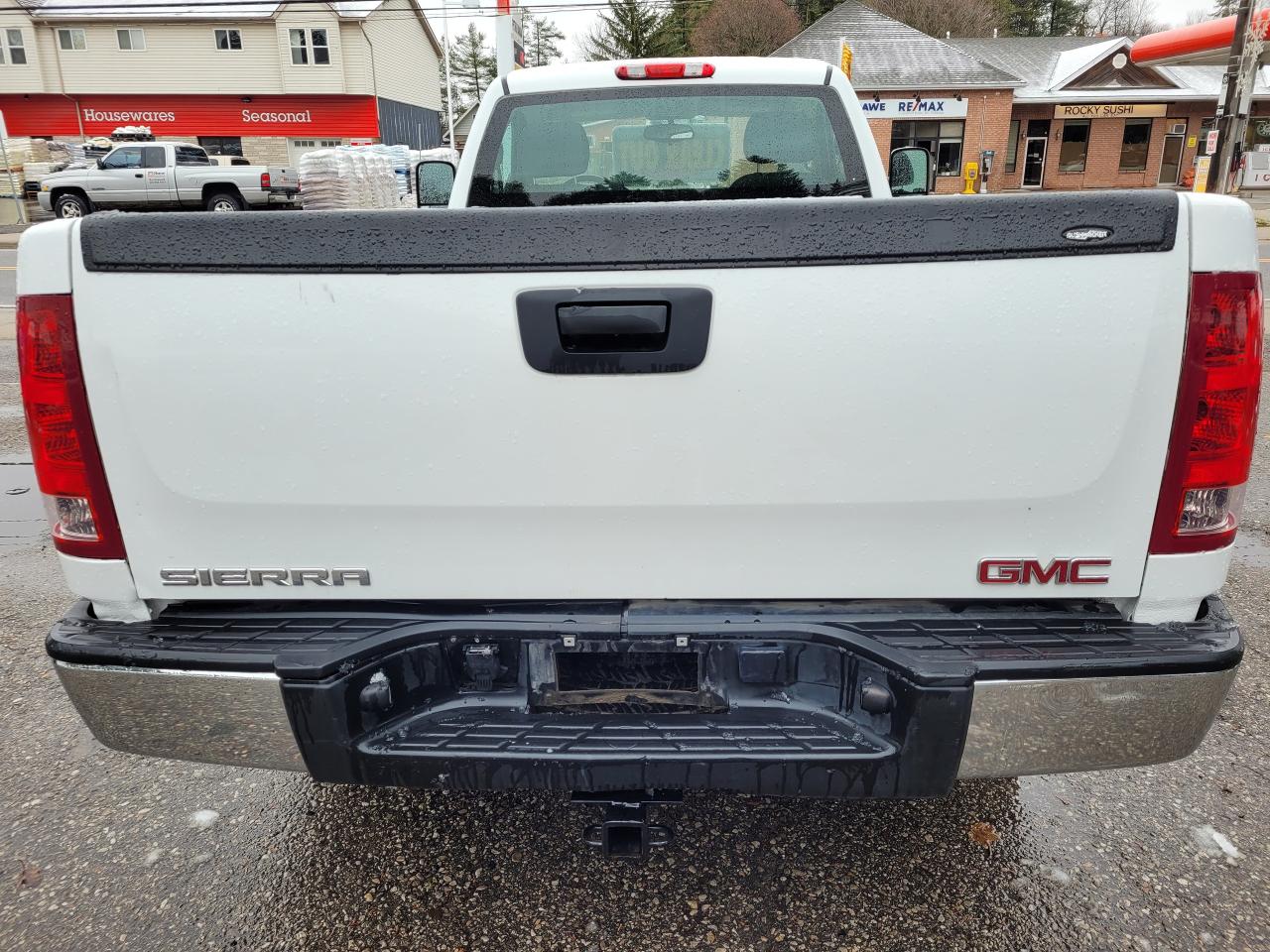 2011 GMC Sierra 1500 2WD Reg Cab 133.0" WT Clean CarFax Trade Welcome Photo3