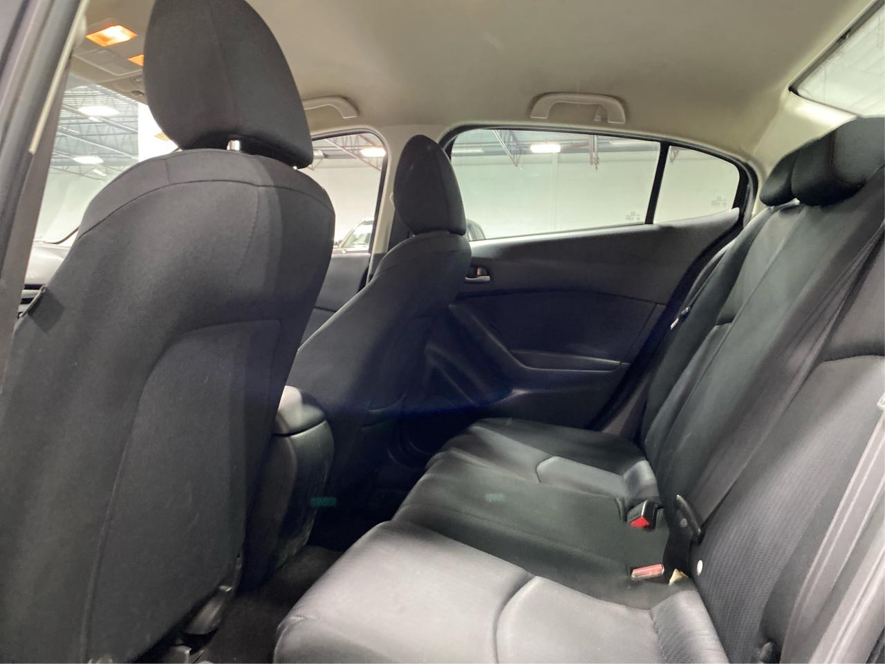 2016 Mazda MAZDA3 GX Photo