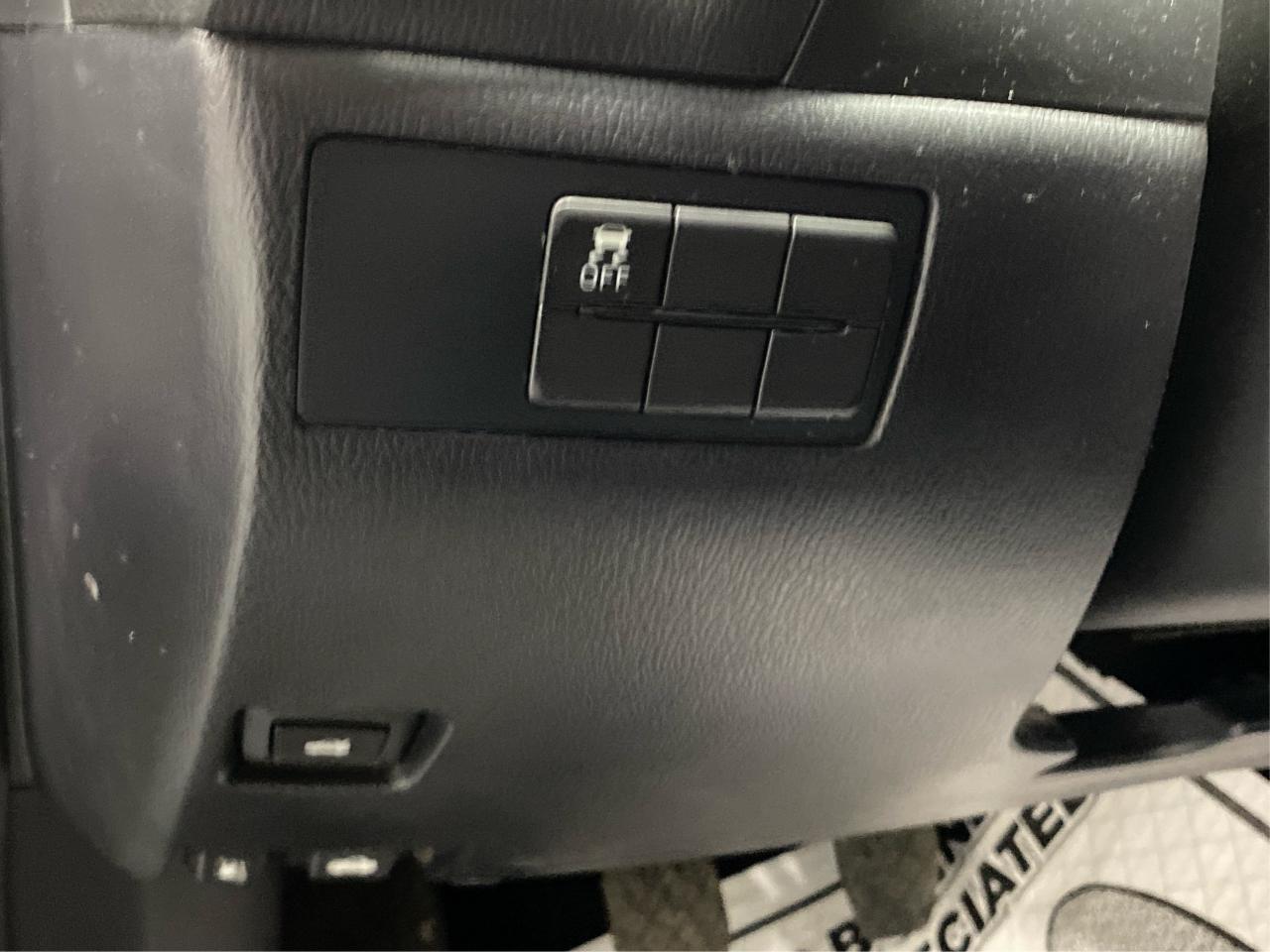 2016 Mazda MAZDA3 GX Photo