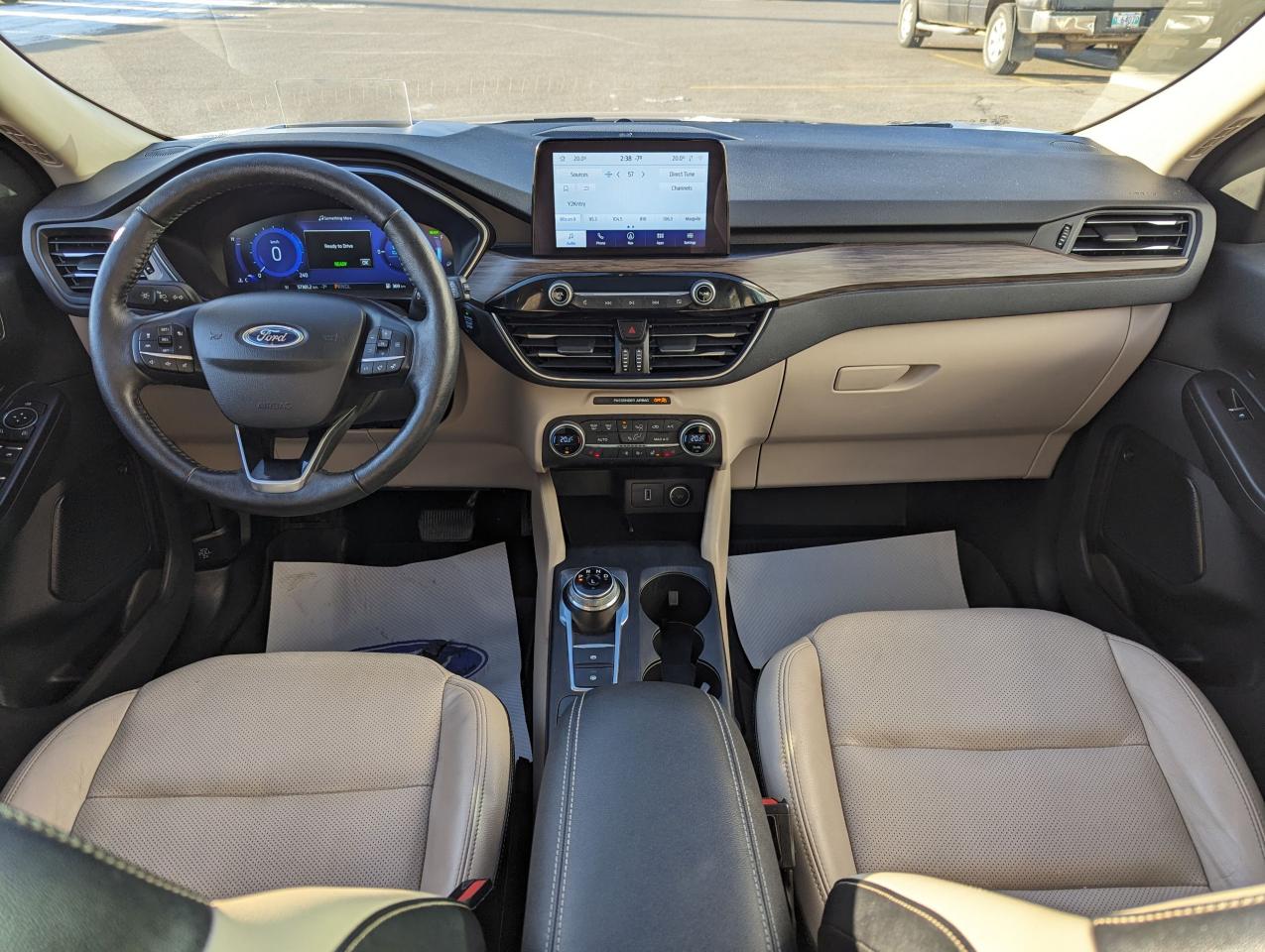 2020 Ford Escape Titanium Hybrid Photo5