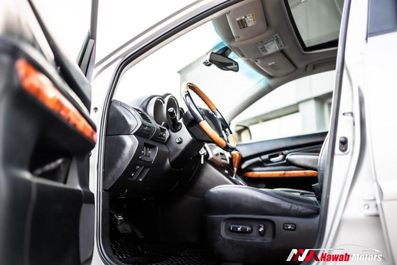 2005 Lexus RX 330 LEATHER INTERIOR|WOOD TRIM|SUNROOF|HEATED SEATS Photo