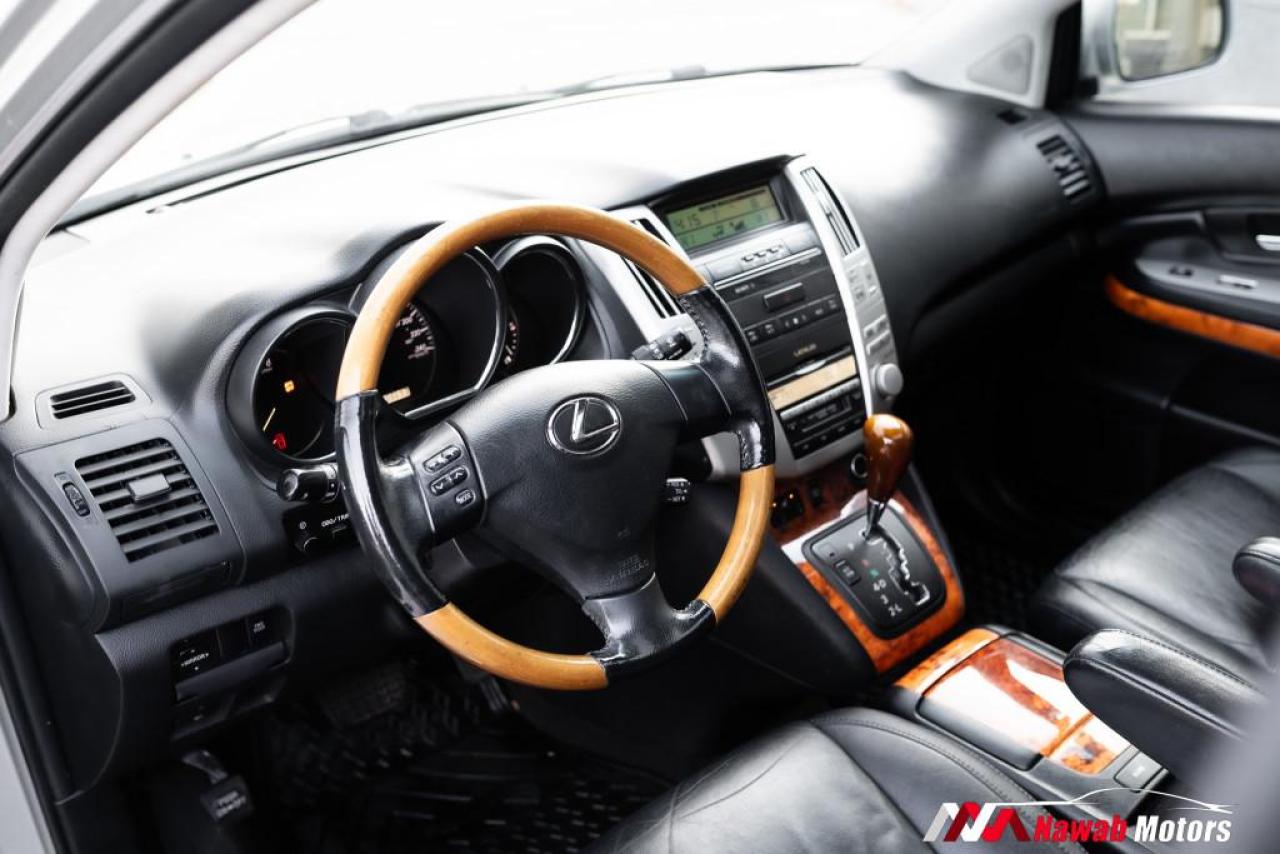2005 Lexus RX 330 LEATHER INTERIOR|WOOD TRIM|SUNROOF|HEATED SEATS Photo3