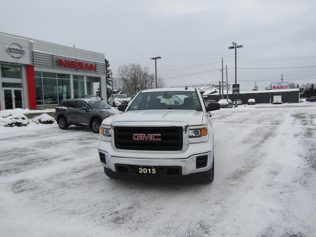 Used 2015 GMC Sierra 1500 Crew cab for sale in Timmins, ON